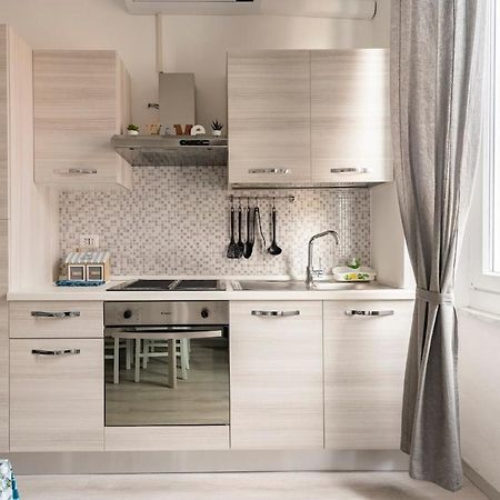 Leo Holiday Homes เดวามารีนา ภายนอก รูปภาพ