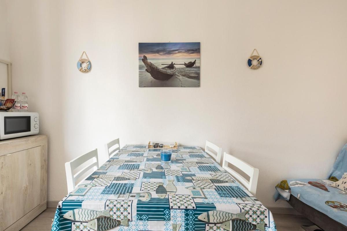 Leo Holiday Homes เดวามารีนา ภายนอก รูปภาพ