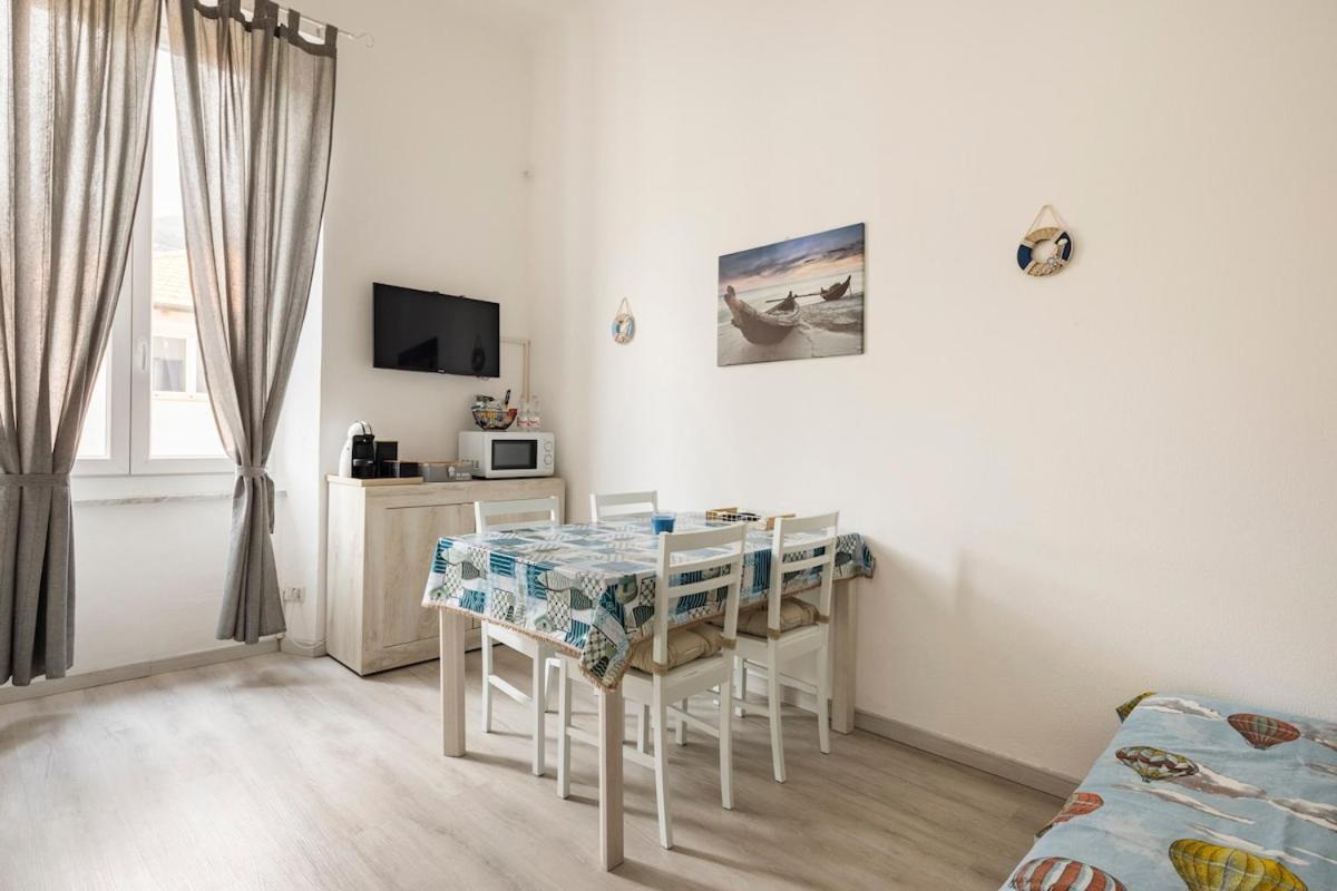Leo Holiday Homes เดวามารีนา ภายนอก รูปภาพ