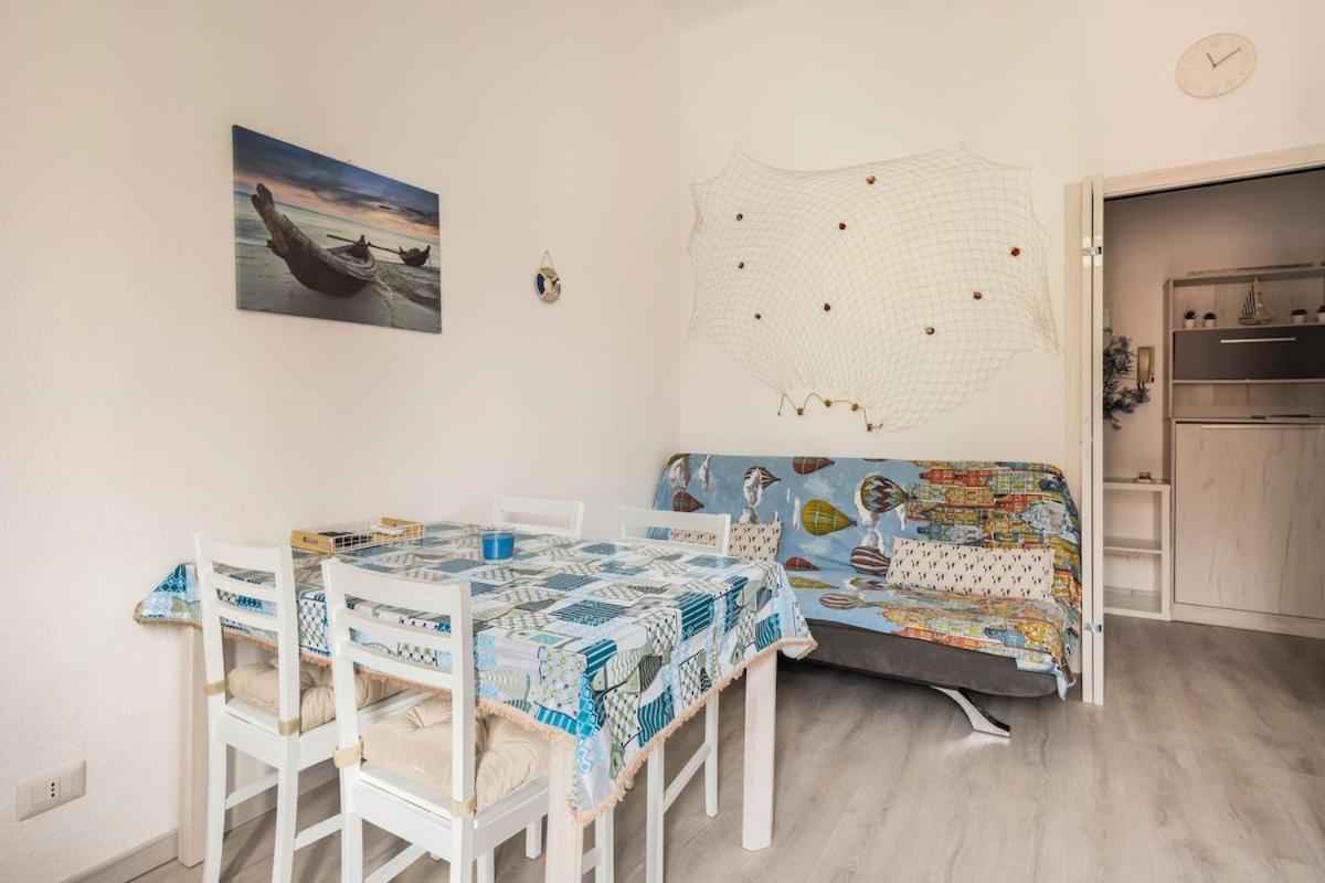 Leo Holiday Homes เดวามารีนา ภายนอก รูปภาพ